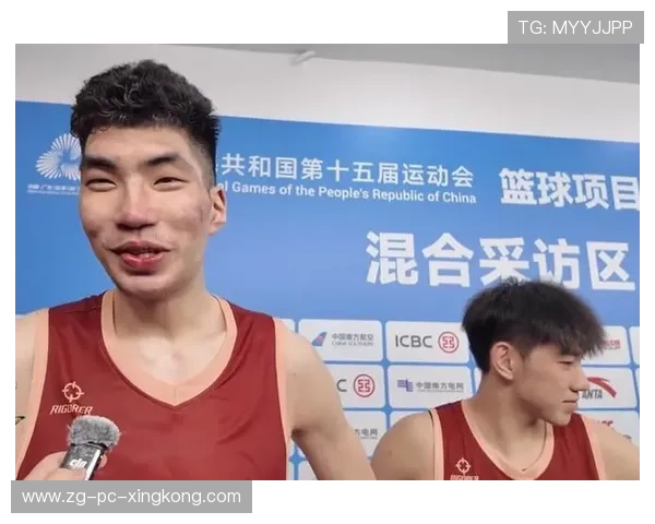 余嘉豪播客节目更新：和刘家成成总聊了聊郭艾伦的三方大交易，余嘉豪回国